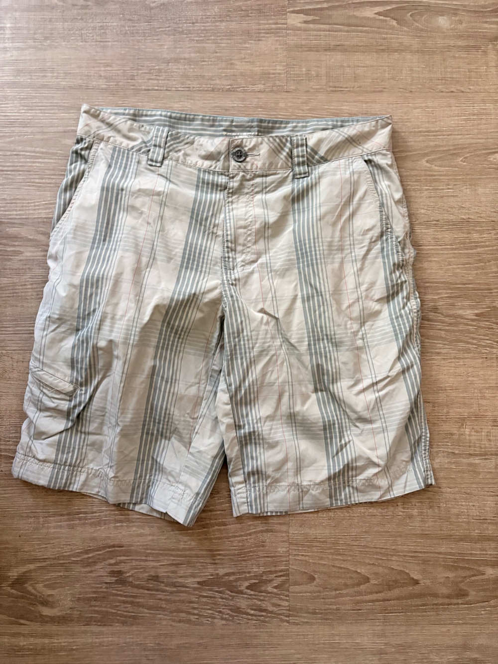 Columbia Gray and Blue Men's Shorts Inner Label
